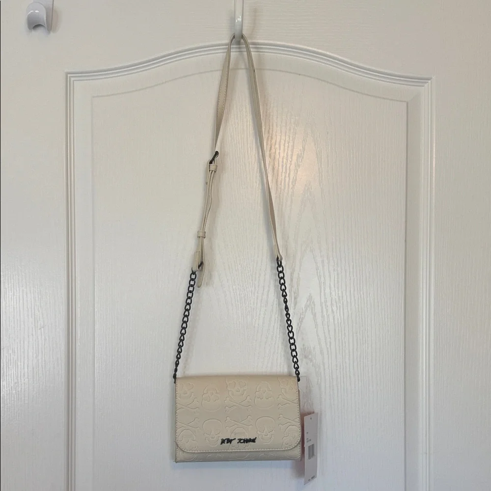 Betsey Johnson Faux Leather Skull and Crossbones Crossbody Bag Purse
